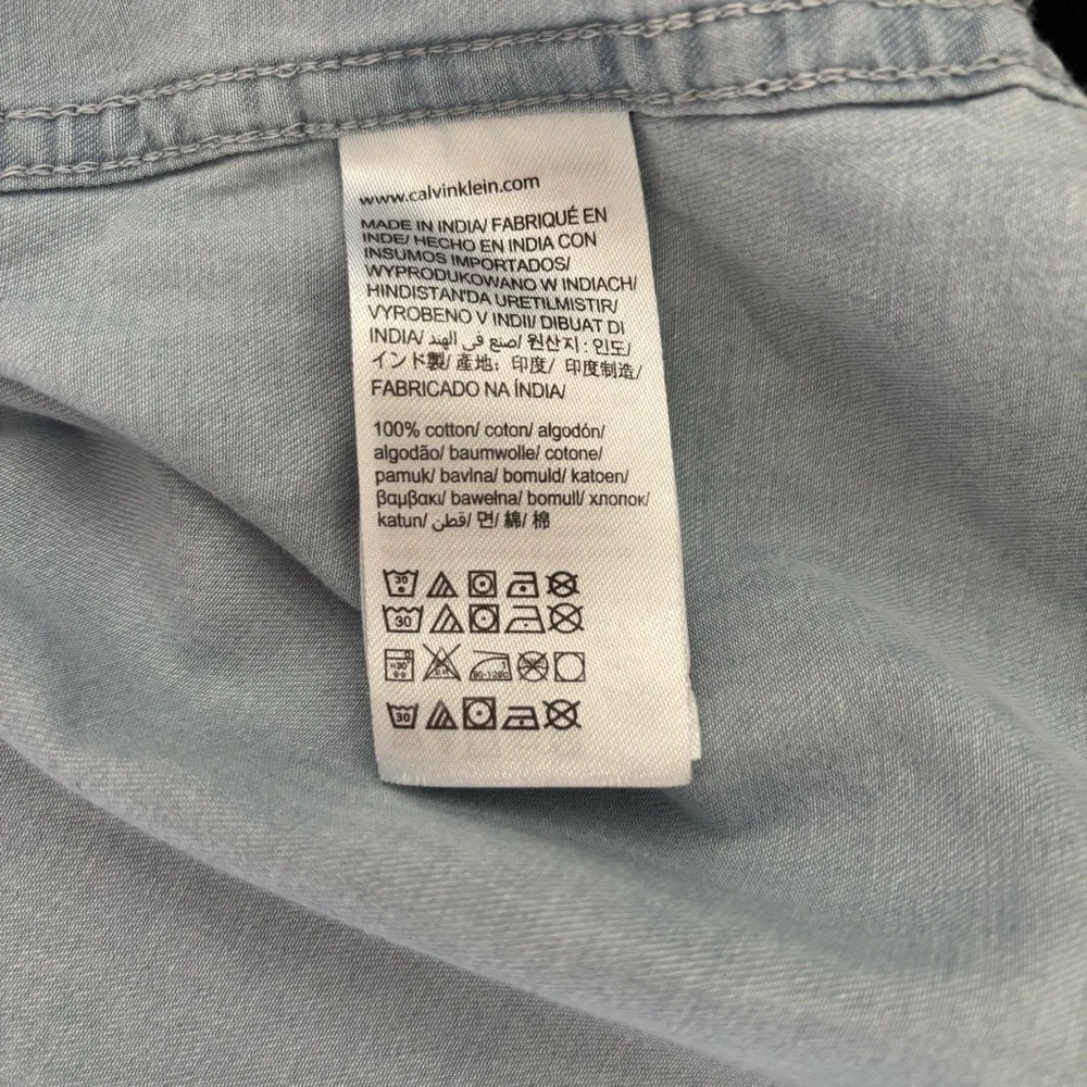 Calvin Klein 100% Cotton Button down - Picture 7 of 7